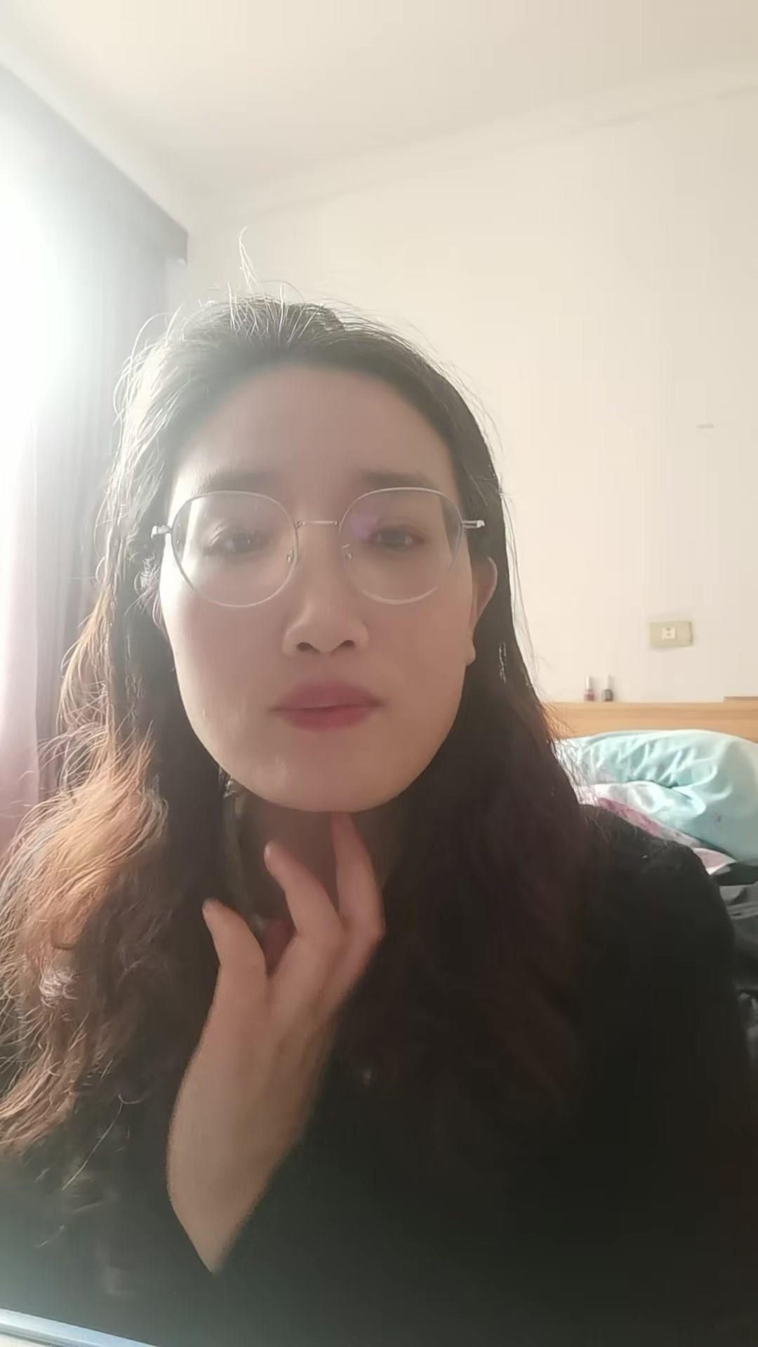 三毛才是最早的“劳A”？📜三毛在60年前就犀利指出西方文化的堕落。书中记录了她