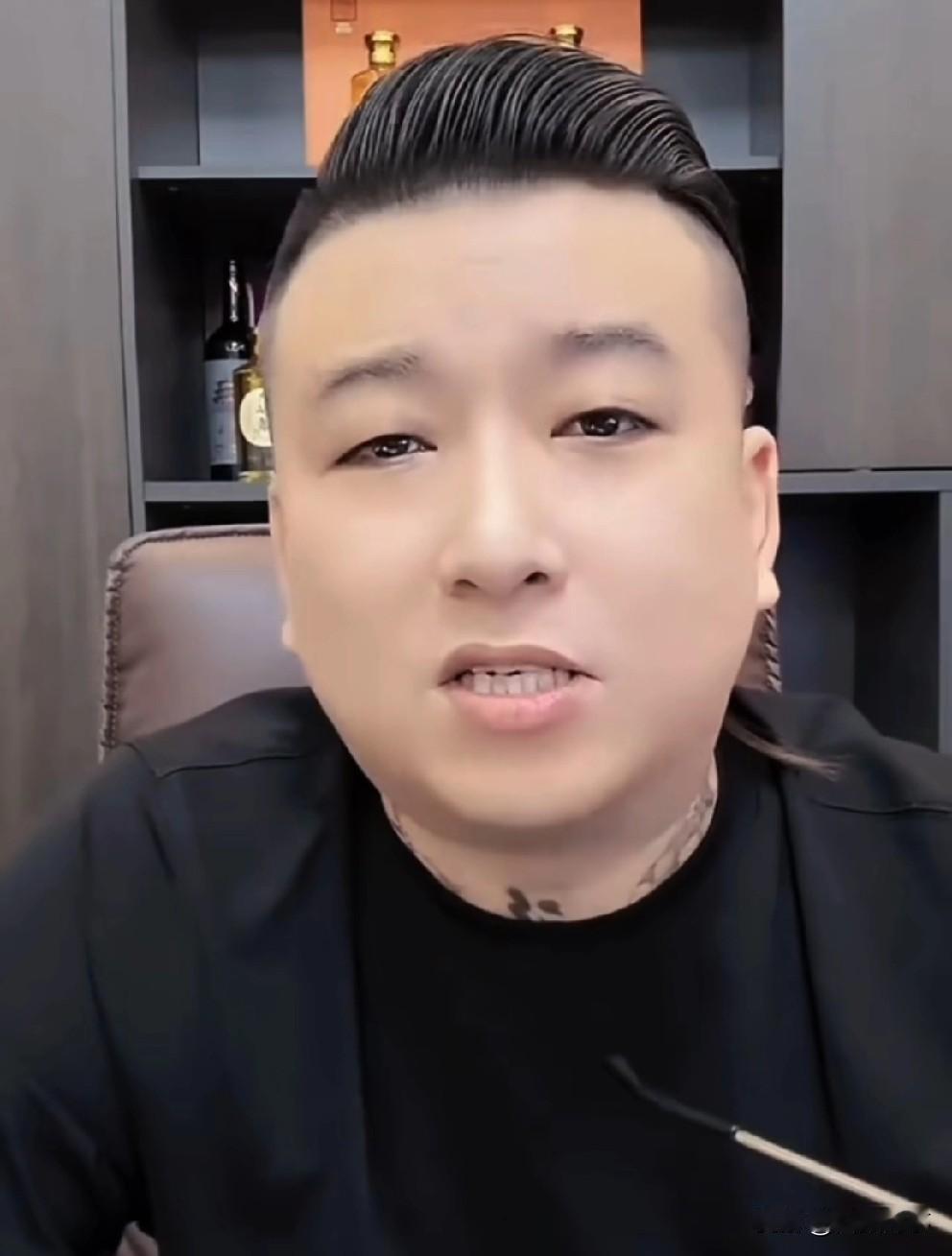 小胖说李四和方丈现在走的就是稳扎稳打的路线！

       小胖分析李四现在和