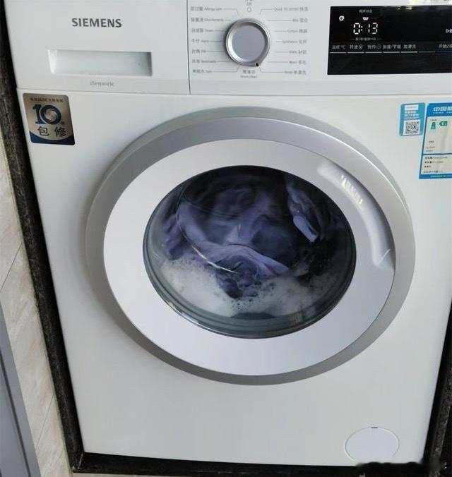 洗完衣服一定要马上晾的原因衣服洗完了，两个小时不晾，就感觉在洗衣机里面发酵了，温