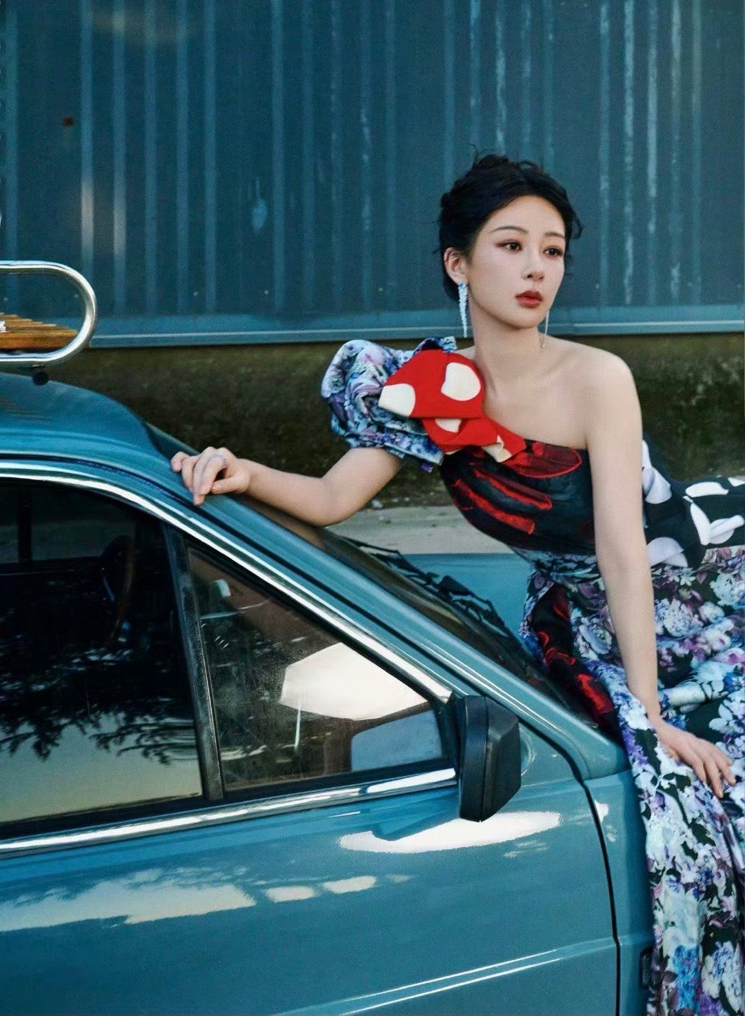 杨紫穿的居然是高定……你觉得时尚感如何？ ​​​