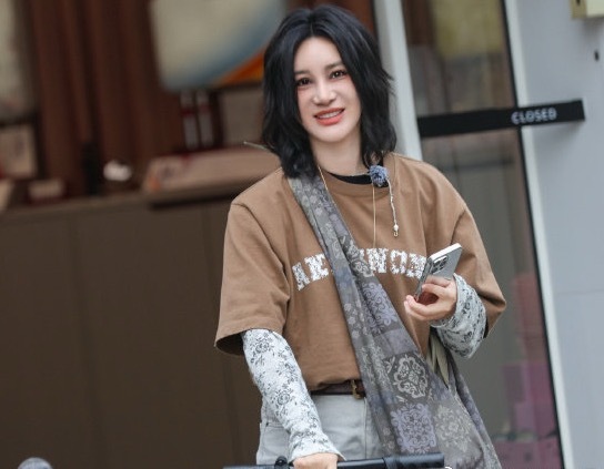 尚雯婕的脑子借我用用行不行美妆行业大咖到访尚姐也丝毫不慌，面对犀利问题：“（你们