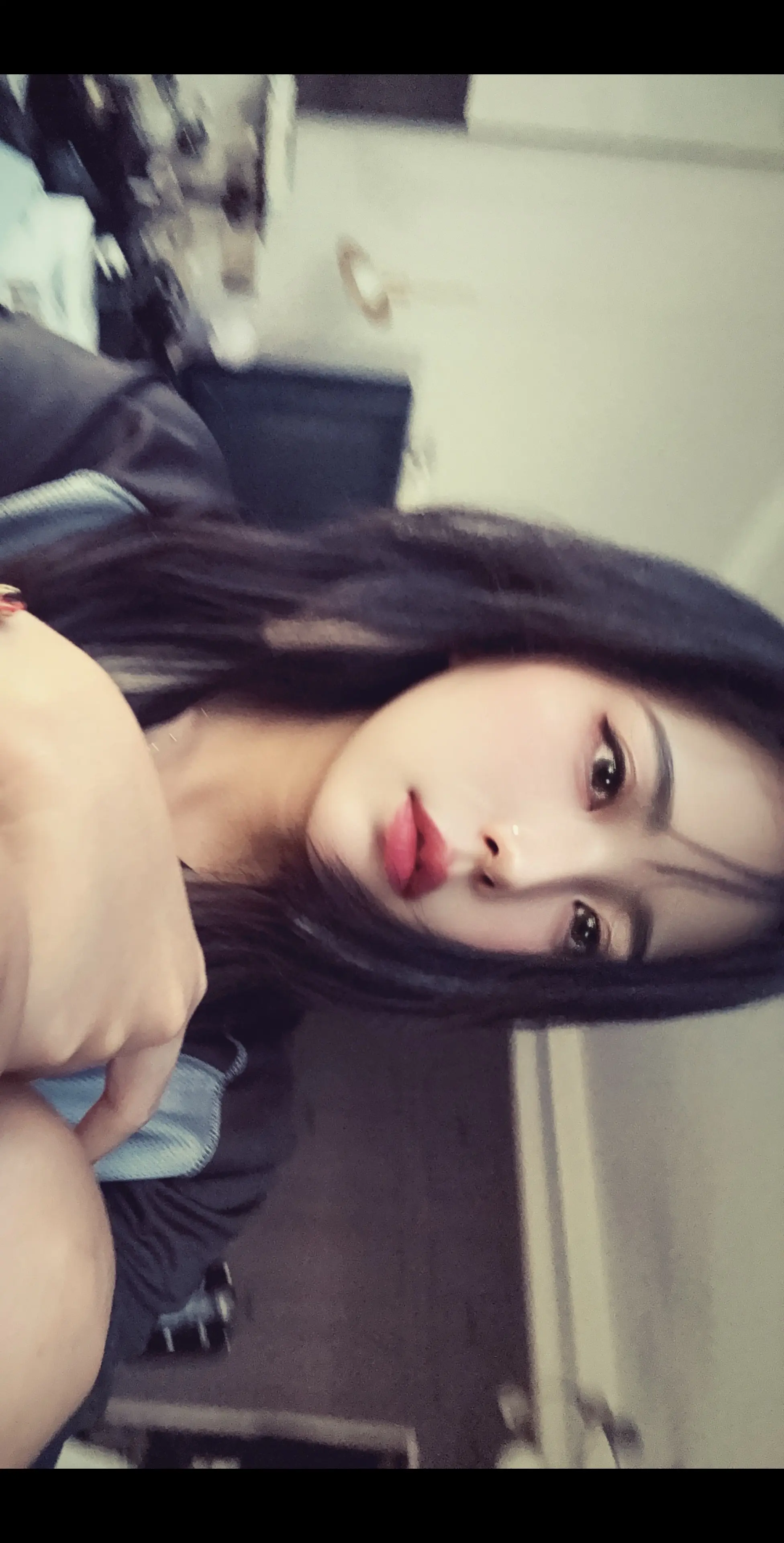 灵魂疑似被高温融化掉了。