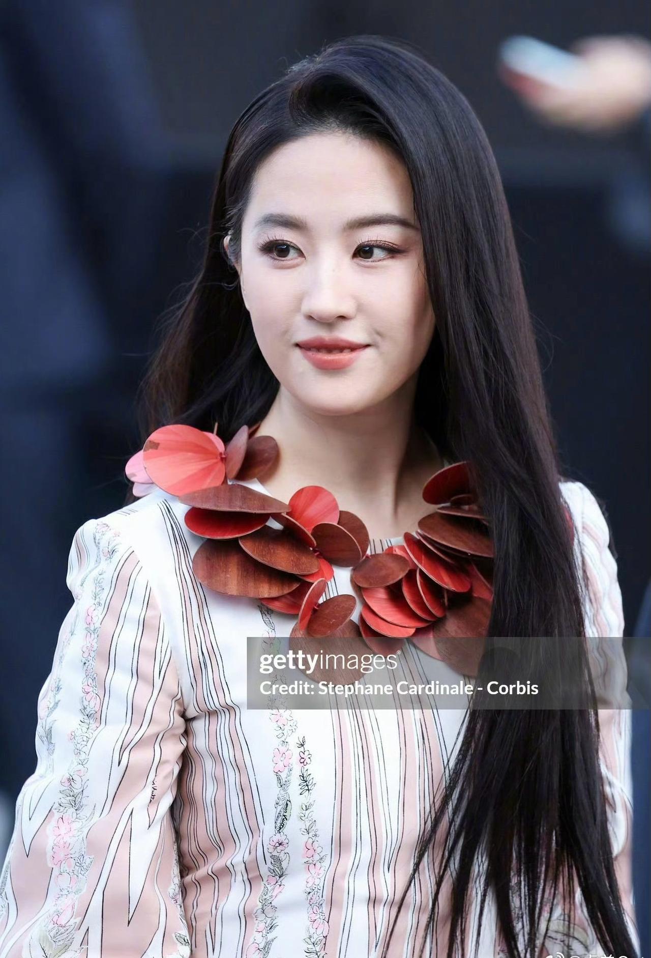 刘亦菲、周冬雨、李龙馥 Felix 路易威登LOUIS VUITTON媒体生图