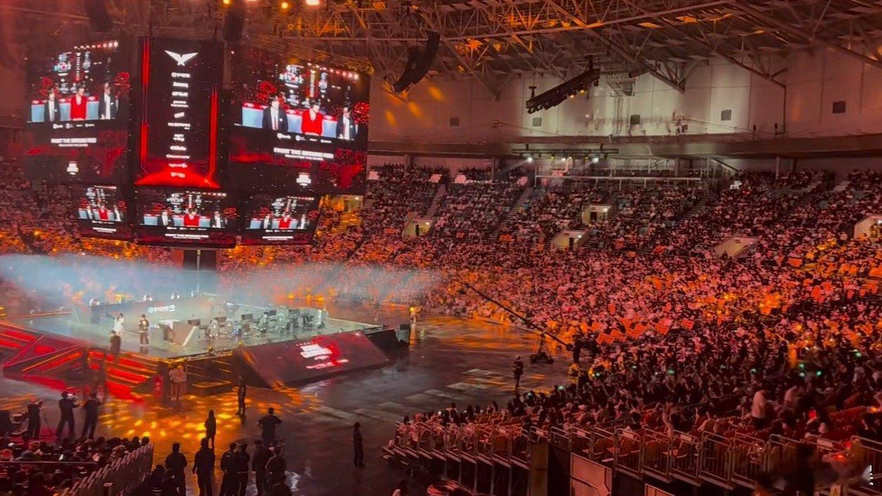 ShowMaker喊话T1接下来dk瑞士轮卖票，八强blg赢hle，四强t1赢g