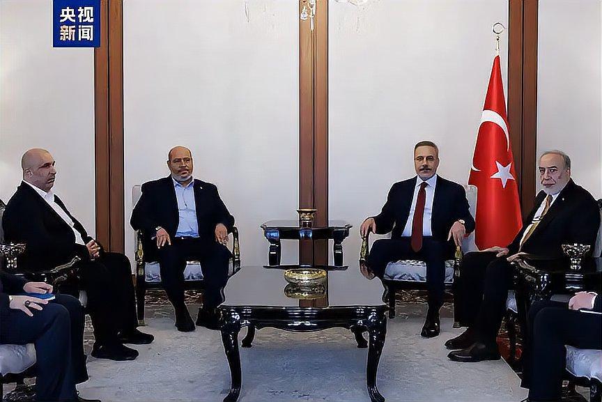 “加沙停火再陷危机：以军受伤事件引爆‘炸弹责任’罗生门，特朗普和平计划遇冷”
