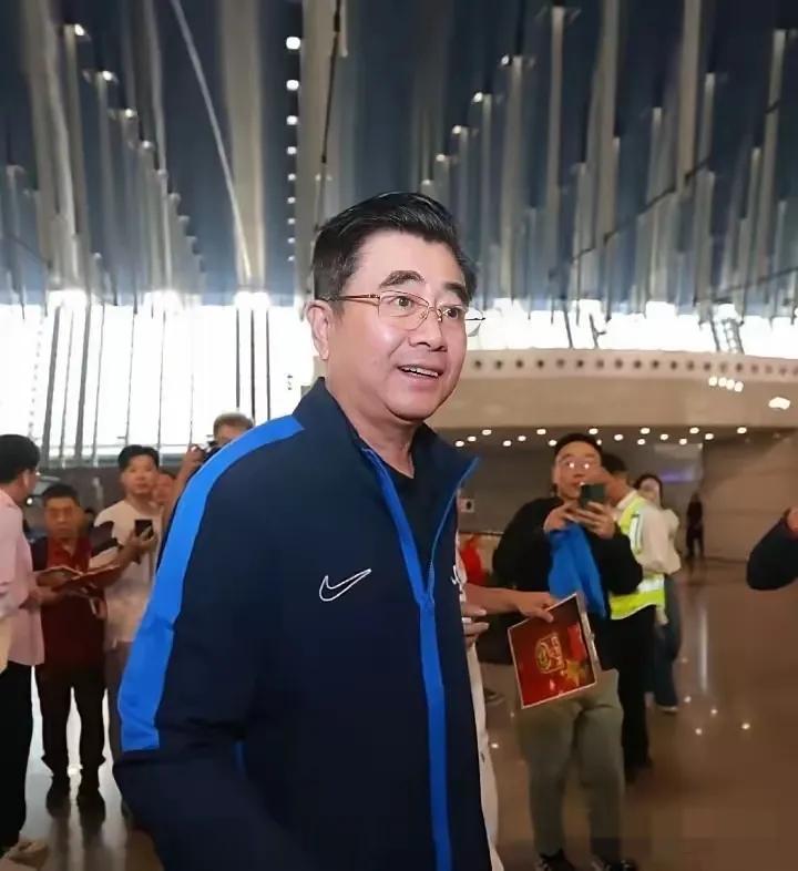 网友想出个办法，来提升中国男足的实力。让赞助商取消赞助。

作为中国之队的一部分