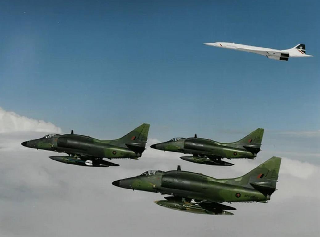 新西兰军机千里迢迢飞到中国黄海搞侦察，还顺手干扰民航飞行！转头一看，中国还是它最