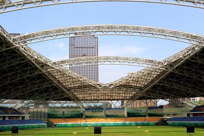 2026年4月25日晚，江苏省城市足球联赛第二轮，南通队和徐州队在南通体育会展中