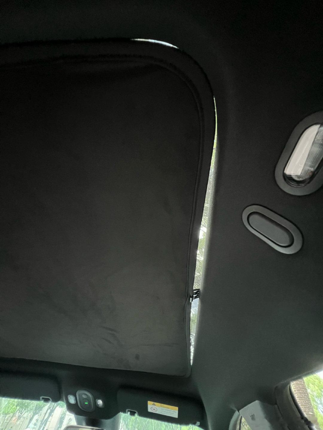 给萤火虫装淘宝第三方遮阳帘的过程，再次燃起了我对决策这款车在国内全配天幕，没有钢