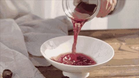 经常喝酒的人，酒后这3个地方疼，是身体在提醒你：该戒酒了1、头疼很多人都有过这样