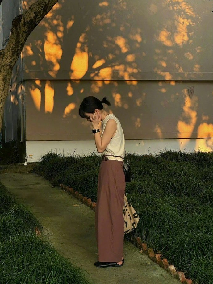 被这段话治愈了：“不必告诉别人，你有多难过，有多天真，多善良，多幸运，多无奈，学