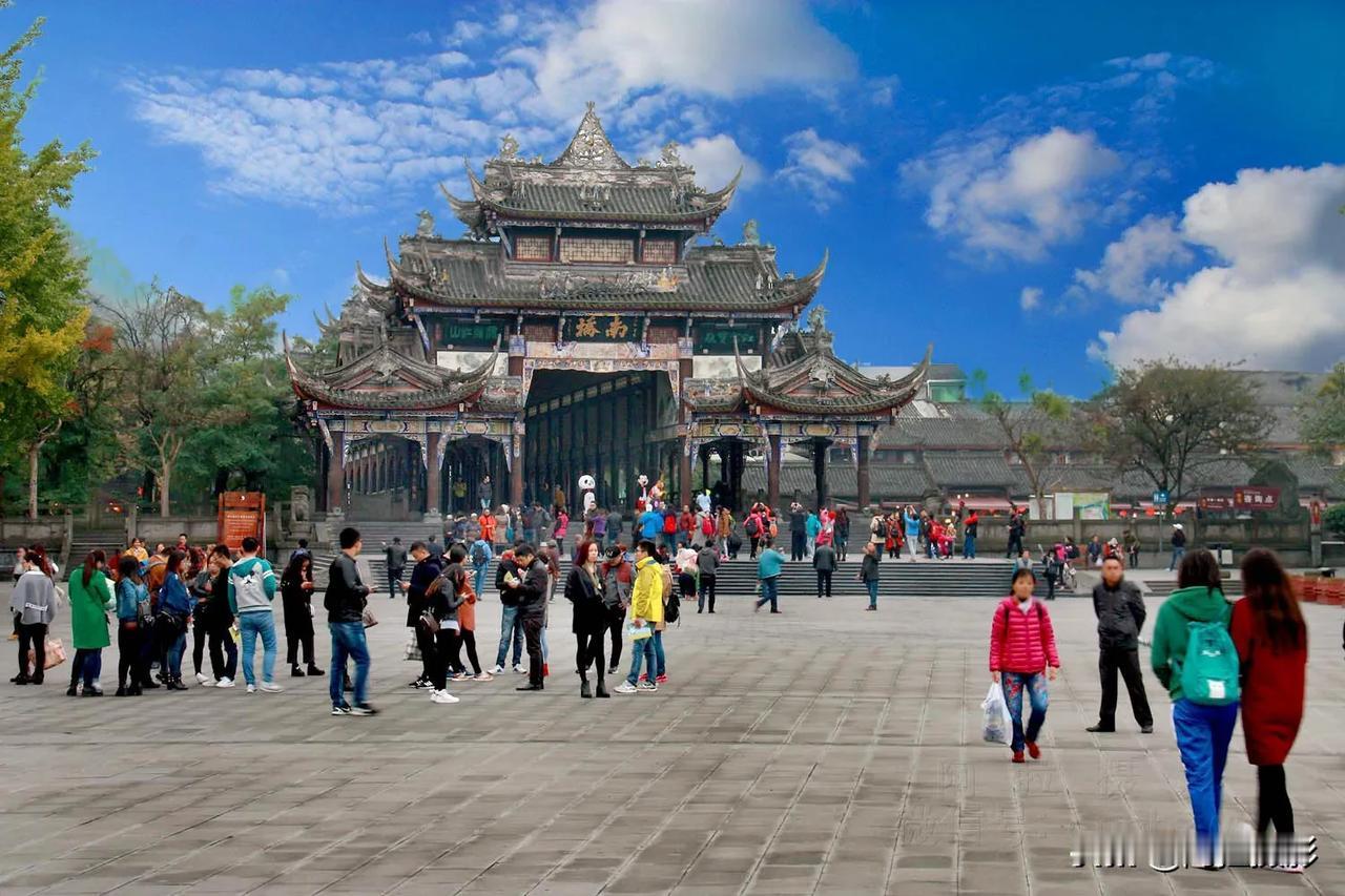 雄居江源第一桥
 #摄影构图# #旅游随记# 

都江堰南桥：位于都江堰宝瓶口下