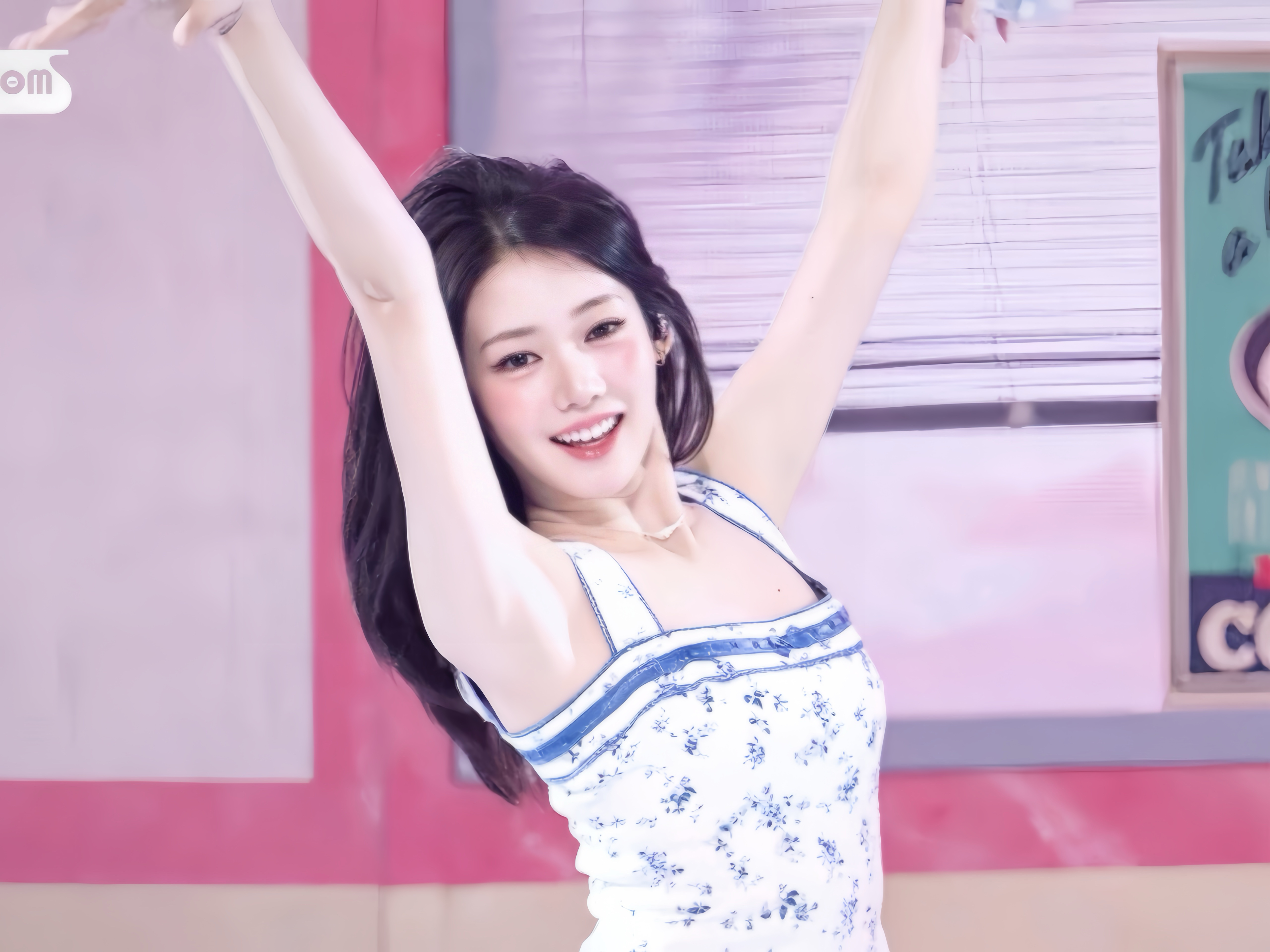 李茶仁 🪽rora 一些看完能瞬间提升幸福感的图🥹她是天使cr.