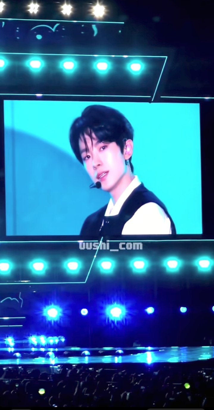 他的脸蛋为什么这么伟大……