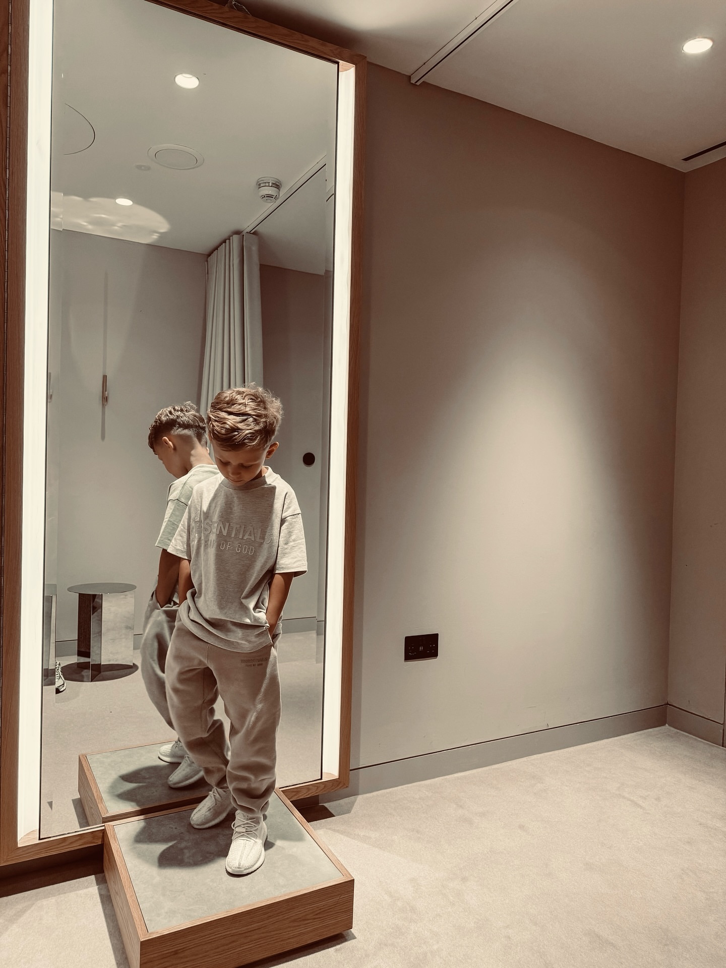 来自亲妈的吐槽：最后一张才是现实🤷🏽🤣肉泥belike：凹造型，然后阳光爬