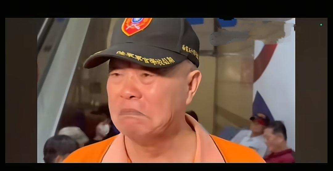 之前在中国国民党主席改选投票期间，一位台湾国民党老兵，在他投下神圣的一票后，激动