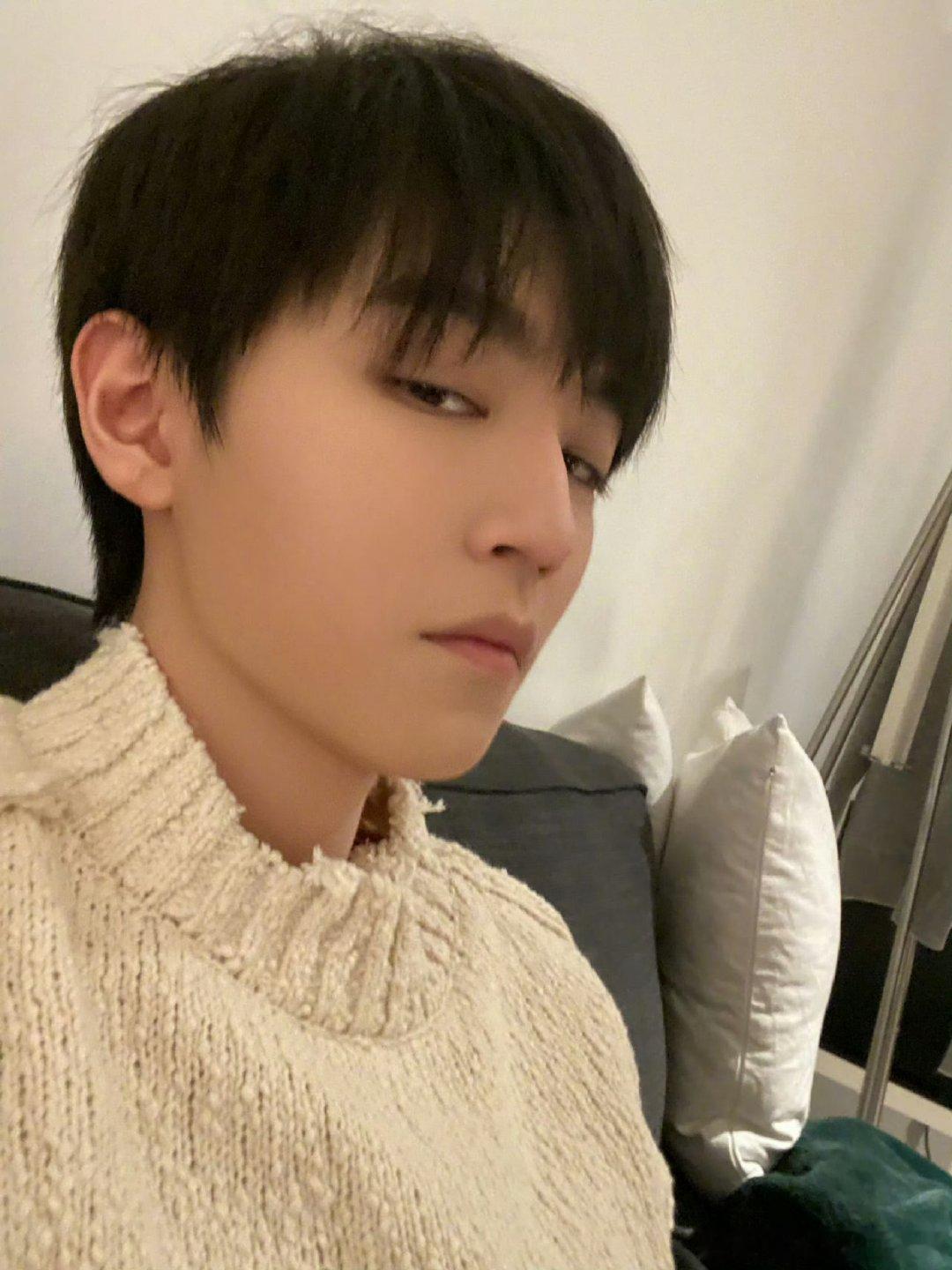 王俊凯越来越不好惹进阶版王俊凯越来越不好惹王俊凯越来越不好惹进阶版 小凯的自拍角