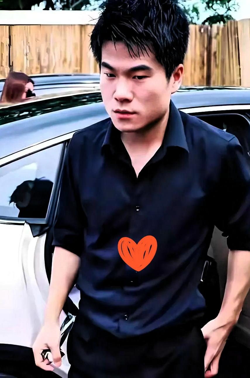 董宇辉这番话真该让每个不爱读书的孩子听听！初中打游戏厉害被男生围着夸，高中打球帅
