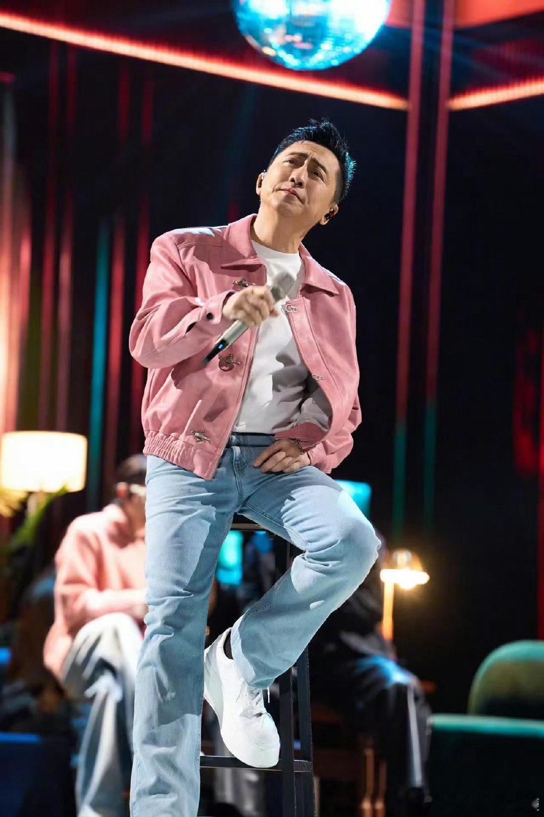 庾澄庆林宥嘉在KTV里想你声生不息声生不息这舞台太会了，庾澄庆林宥嘉合唱《想你》