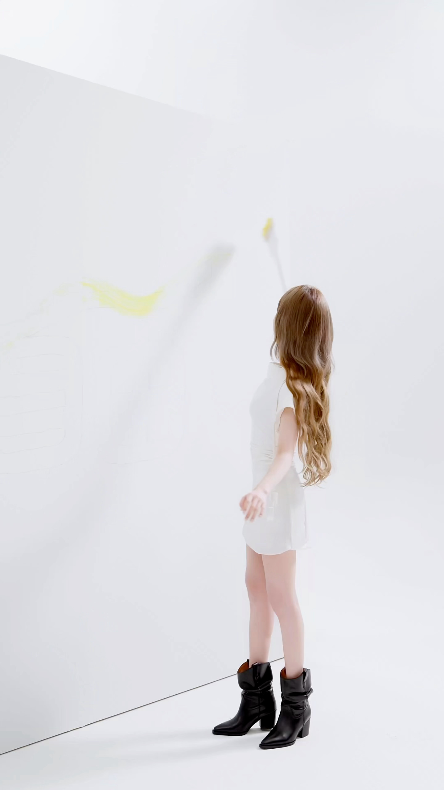 自由点可会了，把我闺闺拍得灵动又鲜活，活人感太强了👍拍摄花絮里面的蹦蹦跳跳每一