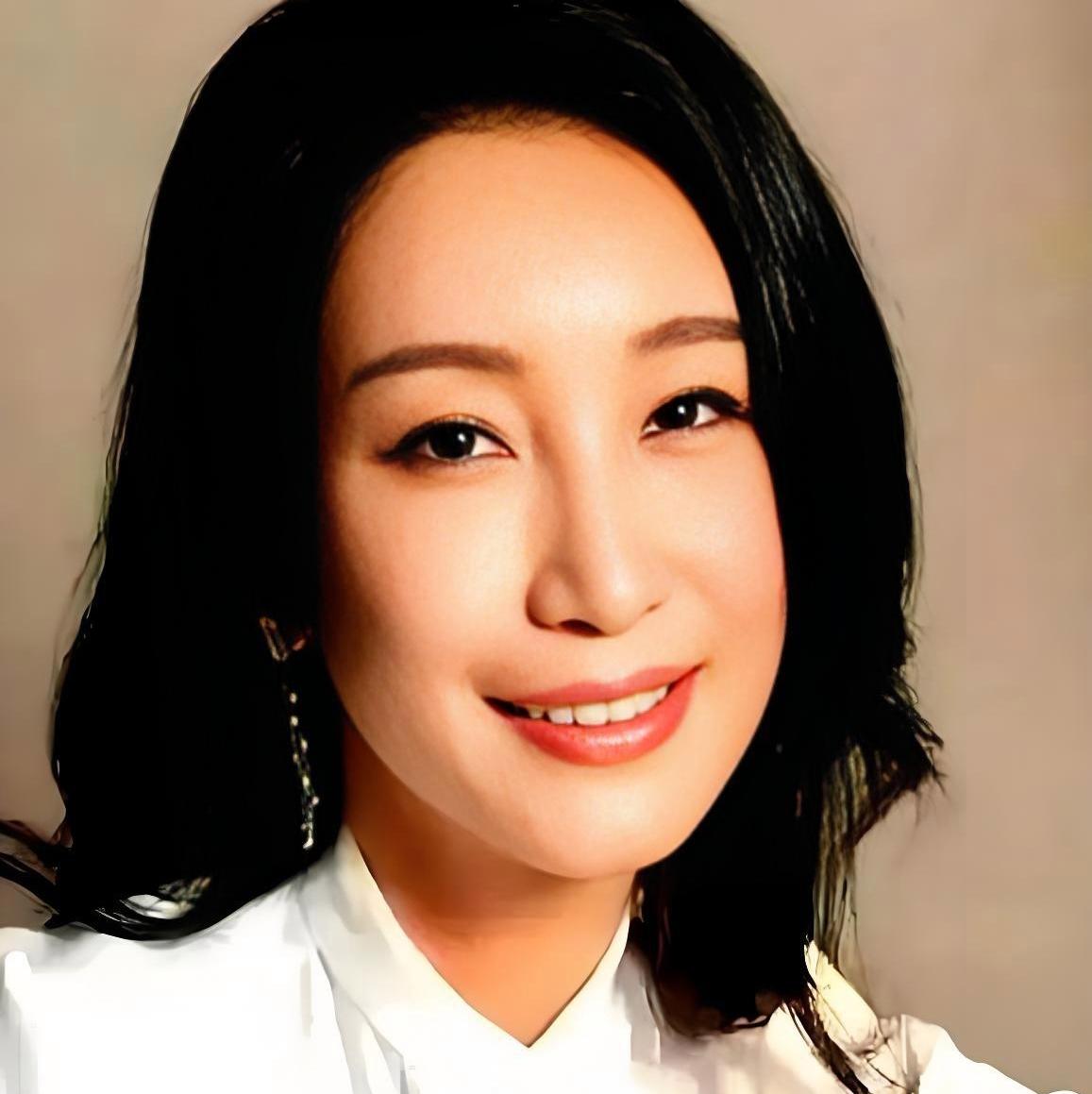 名场面来了！秦海璐当众调侃郭麒麟：我给你生个弟弟吧！
 
话音一出，全场目光齐刷