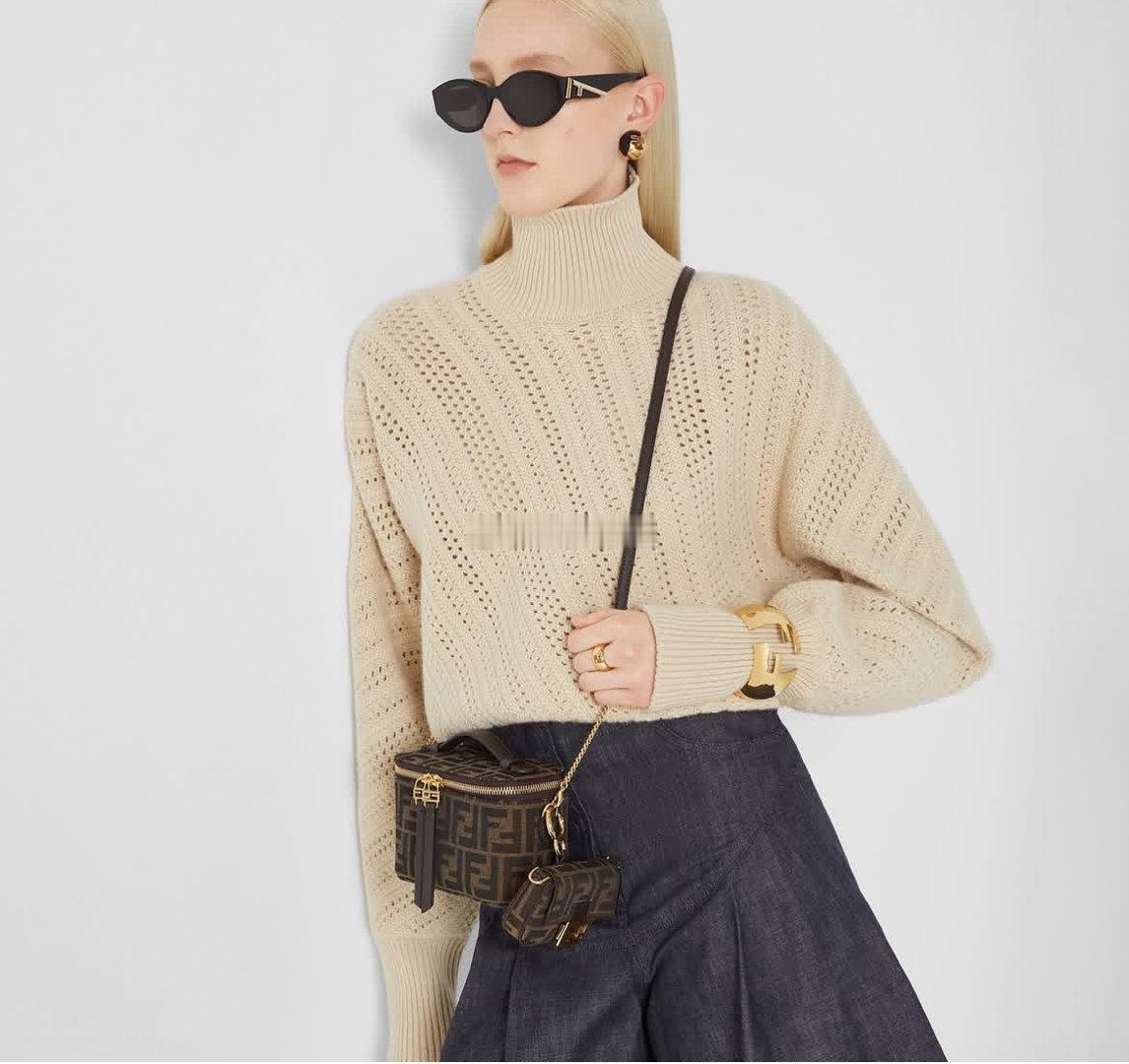 好好看啊！本年度最俏皮的包包出现啦！FENDI 2025秋冬新款VANITY手袋