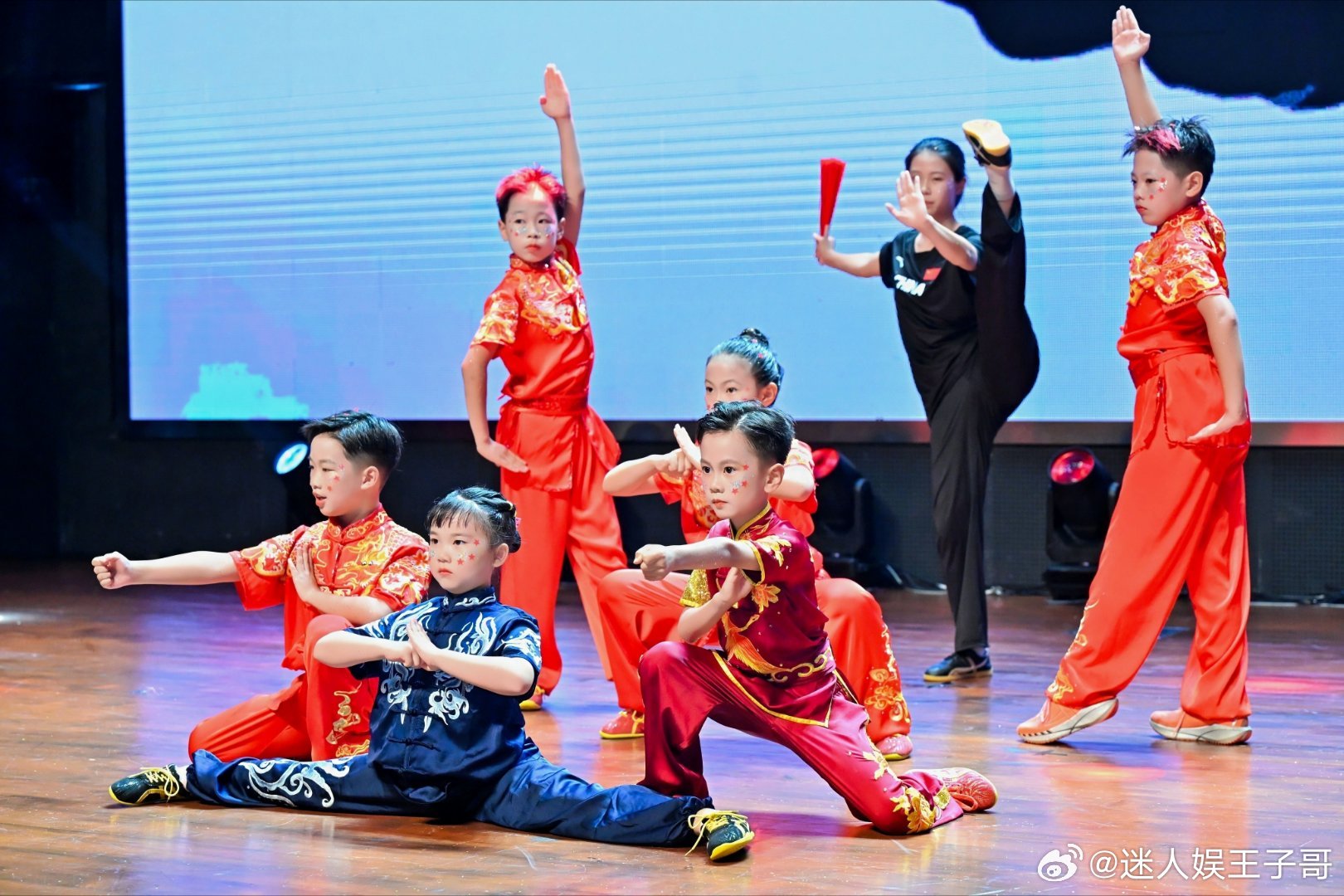 长沙才艺天花板原来在社区 残奥冠军携手特殊少年奏响筝音，无声舞者翩然起舞，开福达