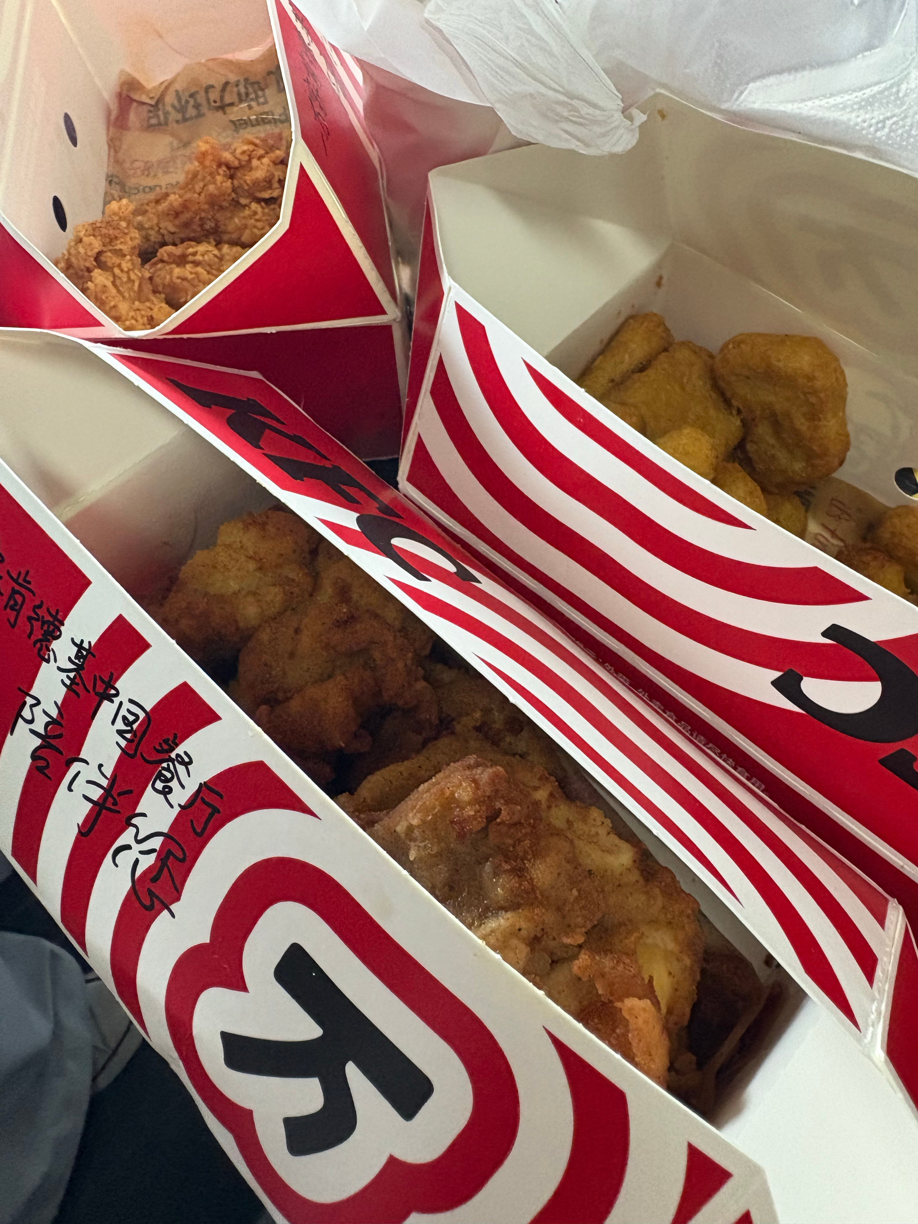 不建议带着饥饿感入睡说一套做一套？不是要带着饥饿感入睡吗太离谱了现在的专家我套个