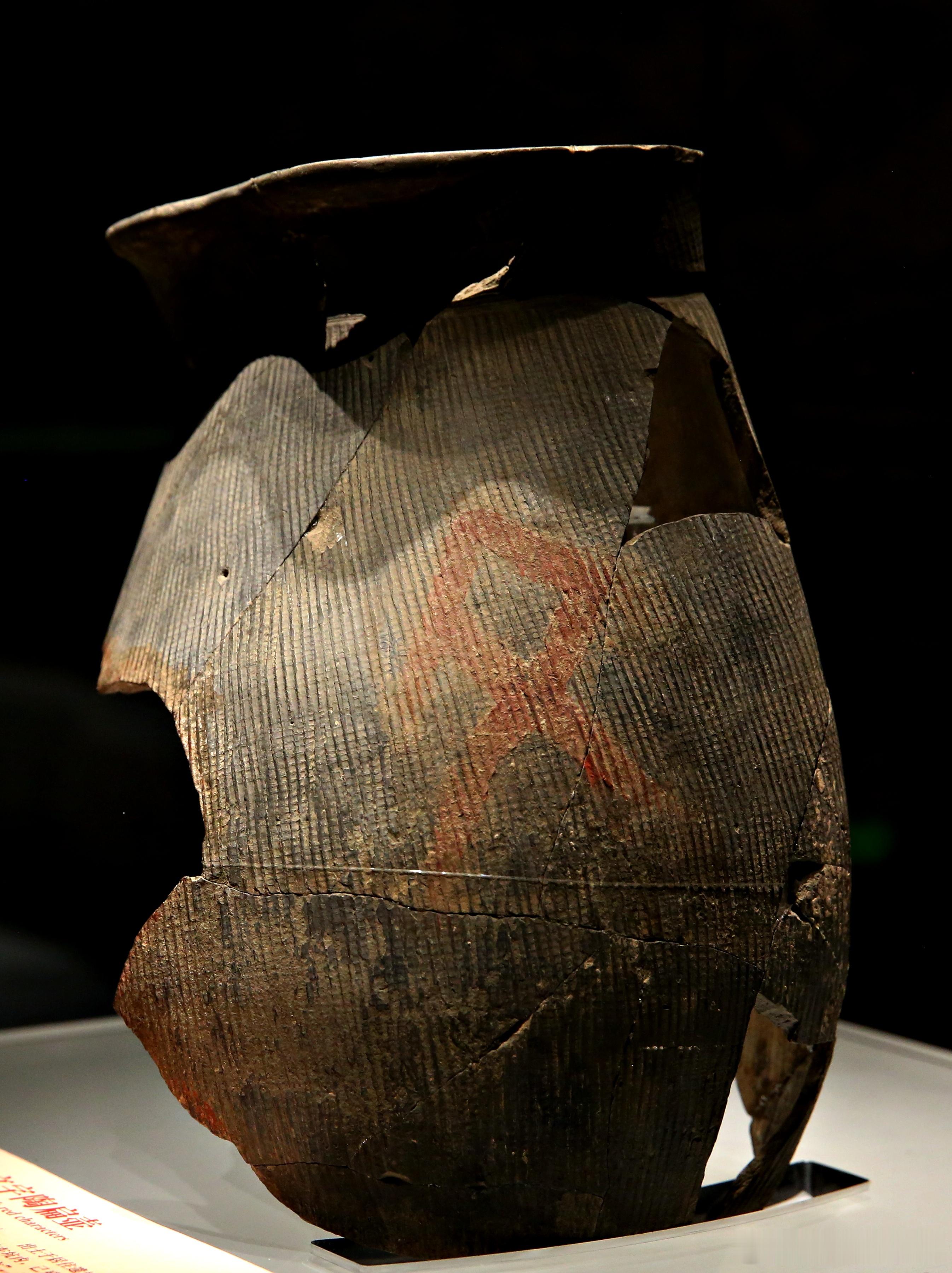 朱书文字陶扁壶新石器 陶寺文化9公元前2300-前1900年）中国考古博物馆藏山