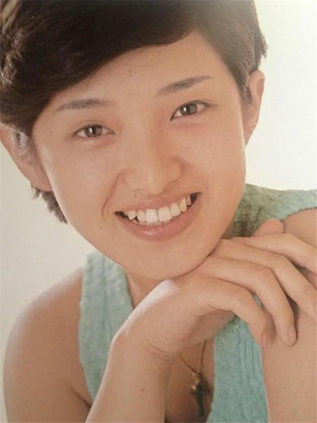 重温山口百惠的青春岁月。
似乎，我的少年时光是在山口百惠的青春中度过的。那时还上