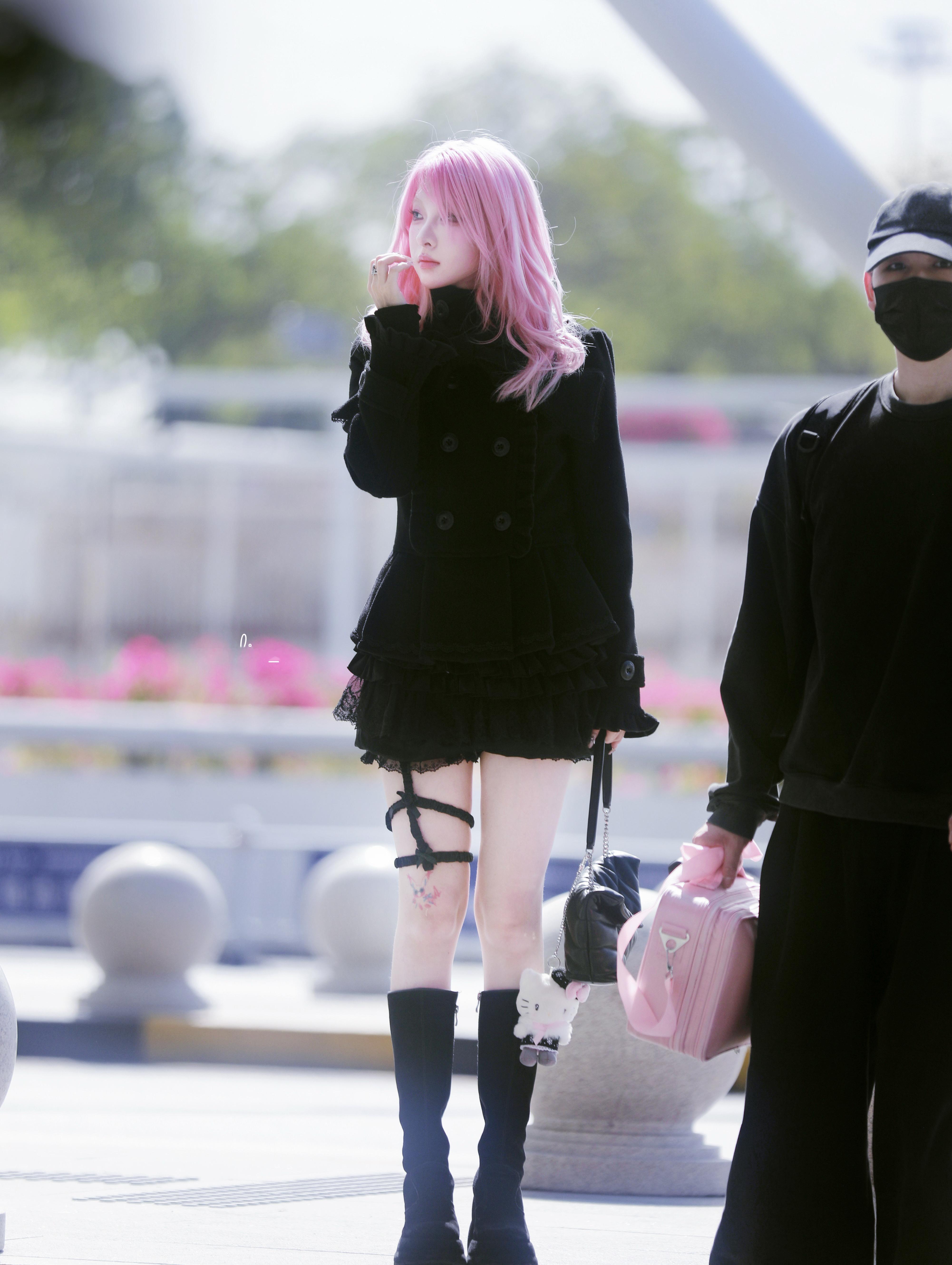 体验一次爱豆机场走秀^_−☆ 