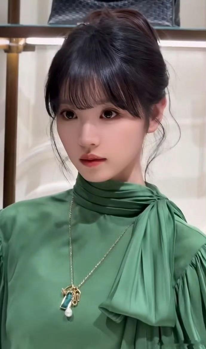 三位95花🌸今日活动图，你Pick谁？田曦薇 卢昱晓 张婧仪 