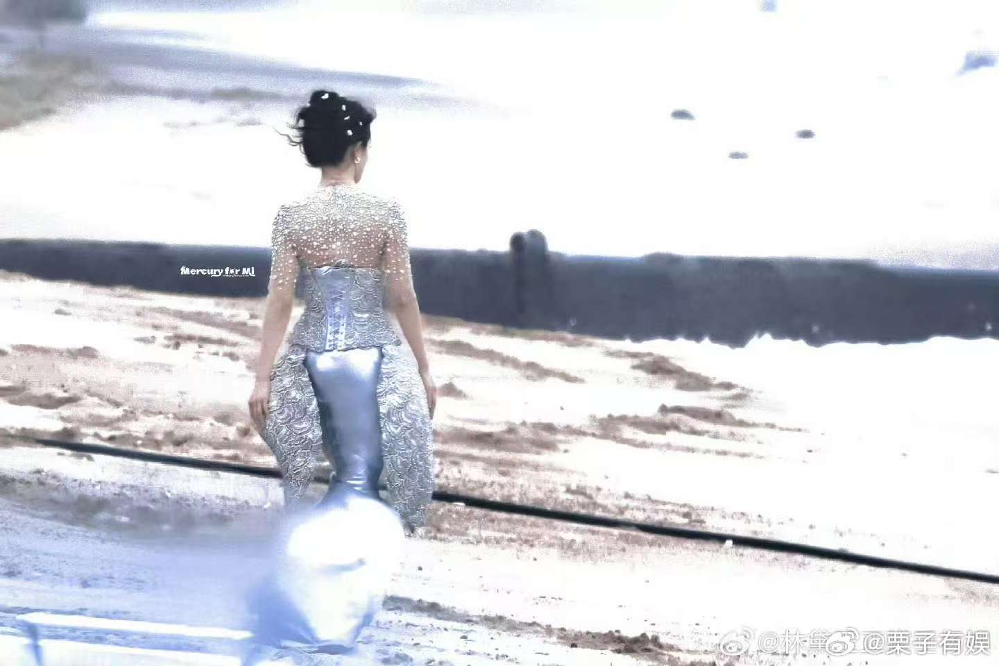 杨幂ELLE盛典不走红毯杨幂为ELLE拍了物料杨幂ELLE盛典不走红毯，可以，[
