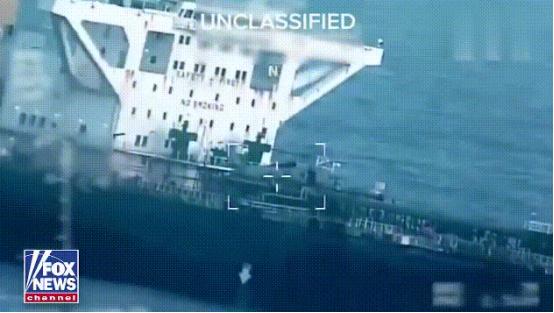 刀架在脖子上，委内瑞拉选择军舰护航油轮，信心满满驶出到公海，就被美国扣押了。
 