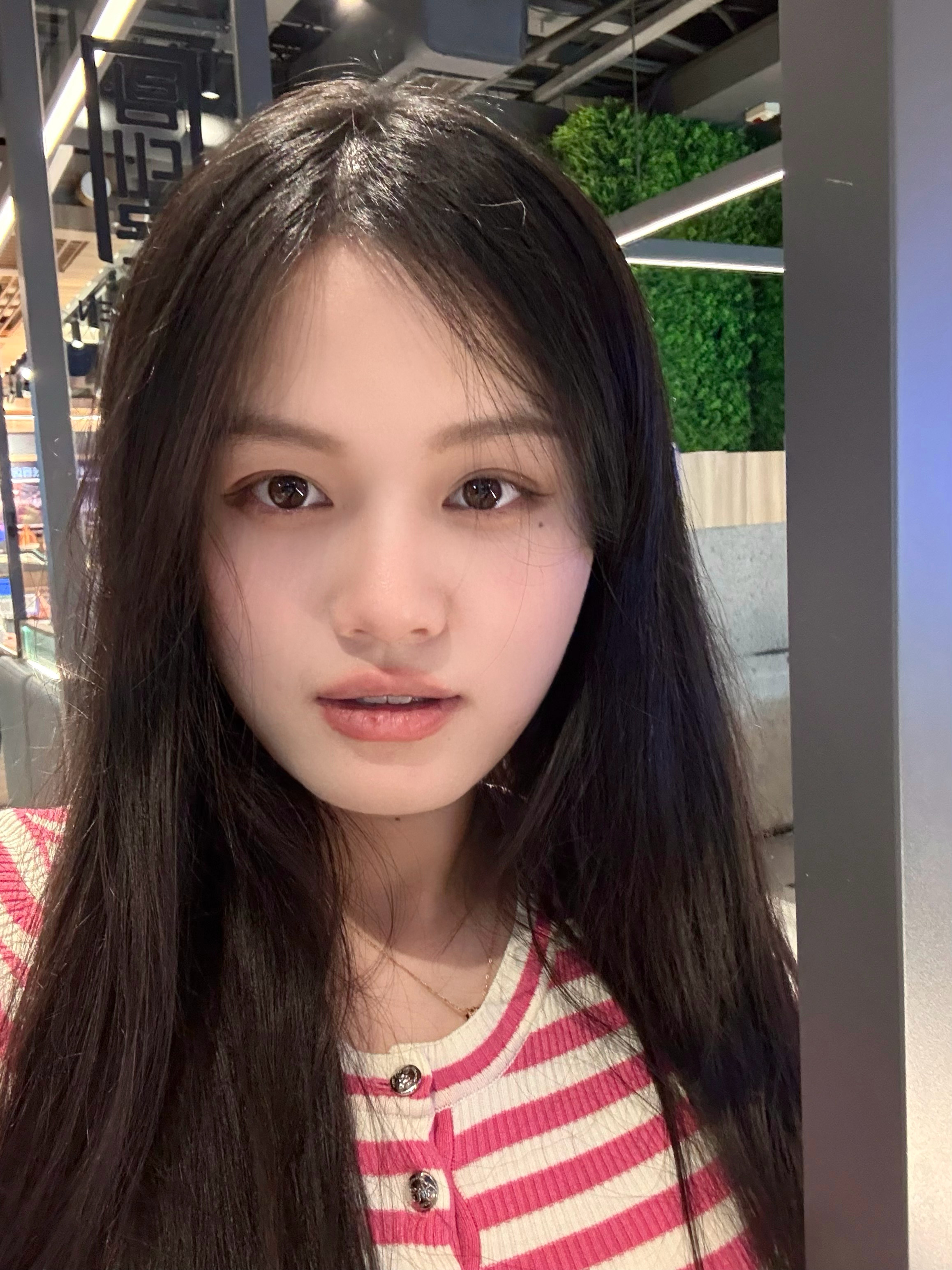一不小心又吐舌卖萌了 儿童节快乐啊大家 