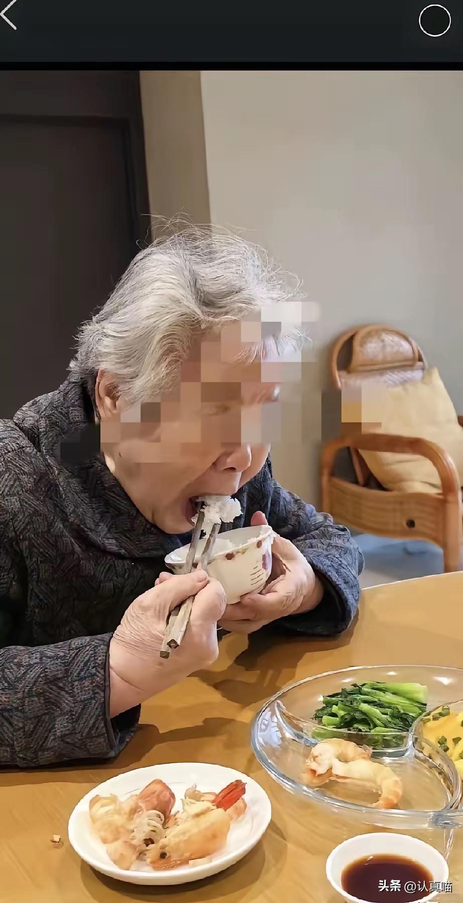 儿子出轨再婚，婆婆却把4500退休金全给前儿媳：这才是最体面的人间清醒

真的被