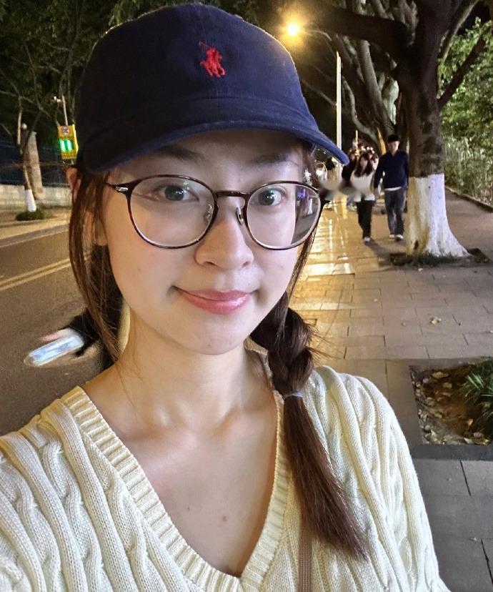 最近日子过得超充实，必须来一波日常分享！今日穿搭随手拍，记录 plog 日常集的