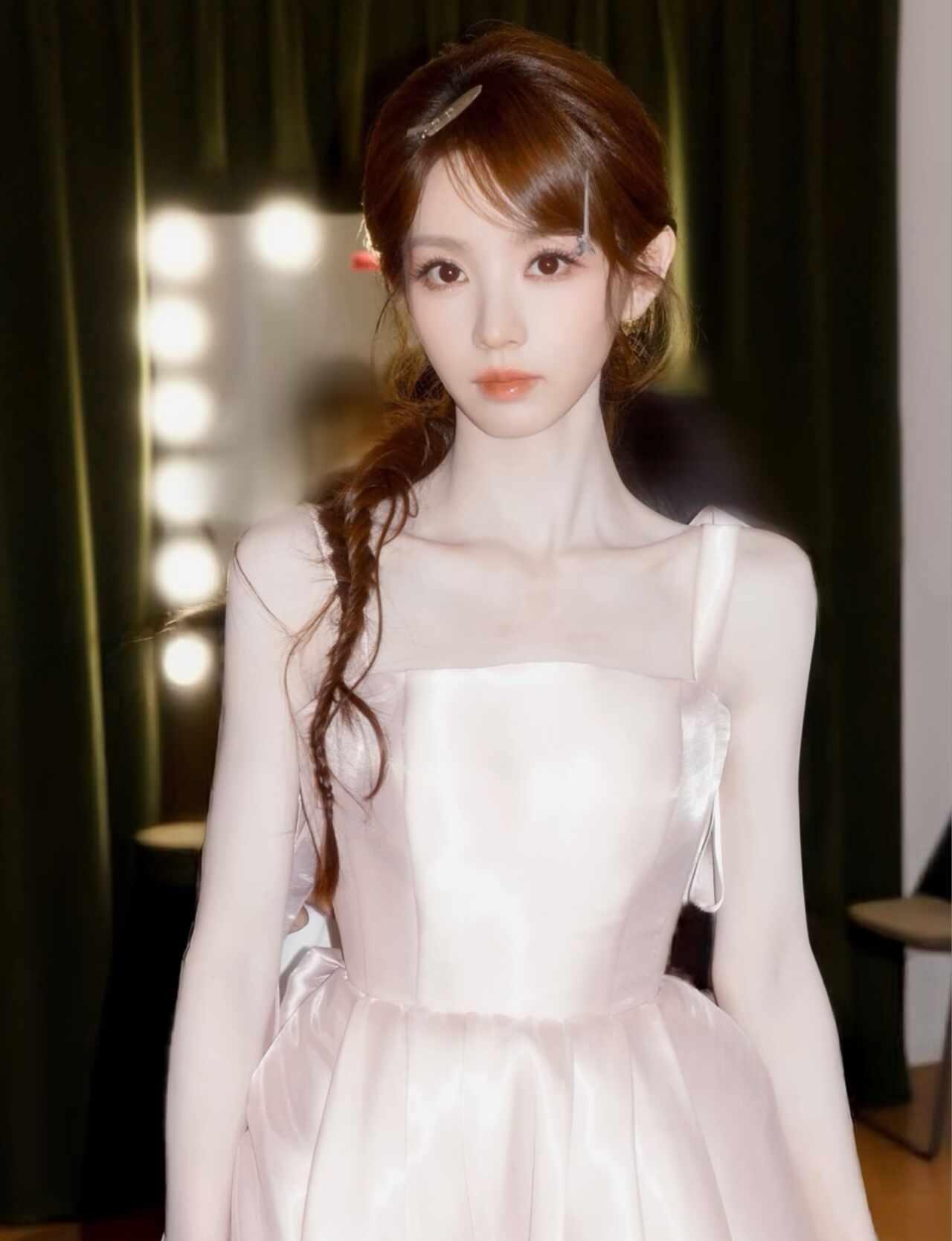 田曦薇
我最爱的彩妆博主 女明星 女演员 喜欢的明星