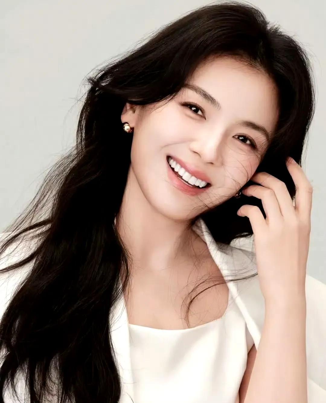 刘涛：从角色到人生，用韧性书写成长的答案
 
提到刘涛，观众首先会被她塑造的角色