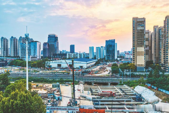 【休宁路下穿铁路项目稳步推进】👏👏👏▶9月12日，合肥休宁路下穿合福高速、