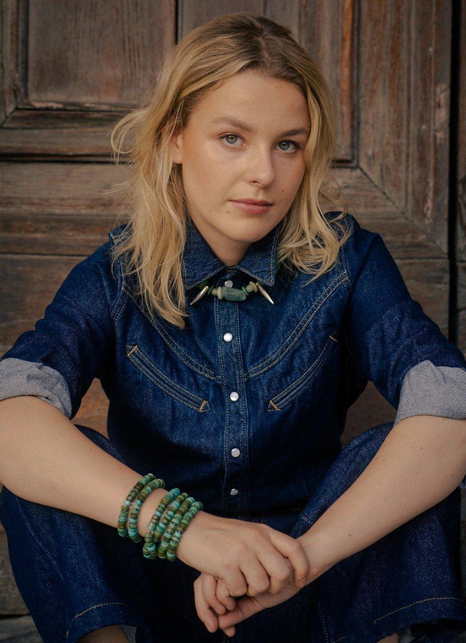 新闻 近日，英国已故玛格丽特公主的孙女玛格丽塔·阿姆斯特朗-琼斯小姐在意大利佛罗