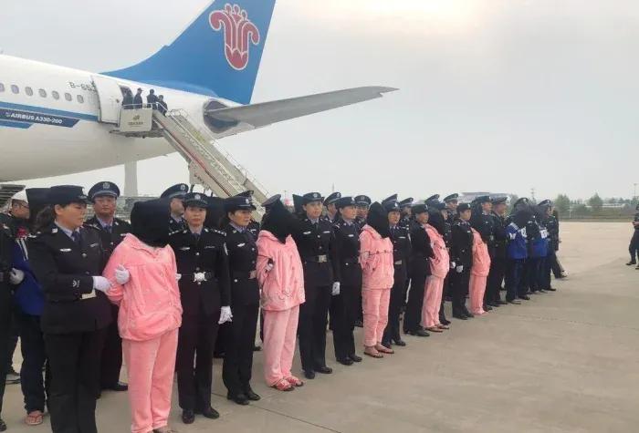 缅北电诈集团末日来临，弱弱问声云南的警察够用吗
近两年一提到缅北，国人首先想到必