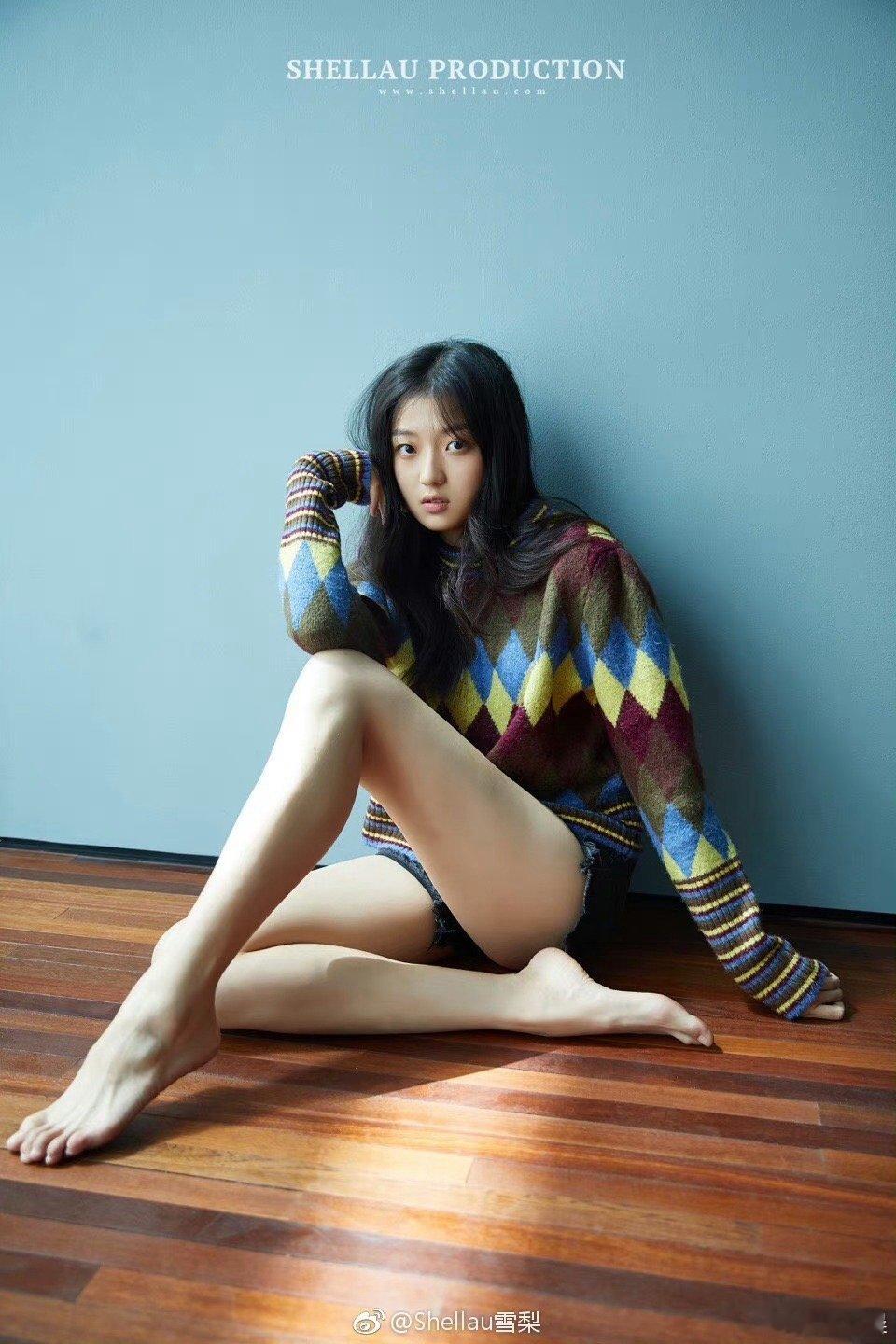 孙千今天好美好闪 孙千今天是自带高光吧！颜值抗打还超有灵气，整个人闪闪发亮的，真