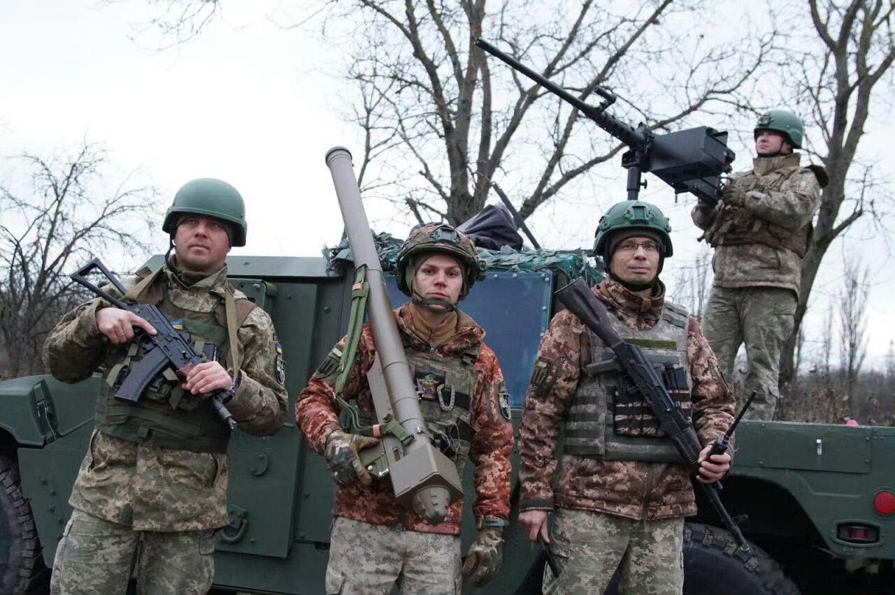 乌克兰武装部队防空分队使用中国产飞弩六FN-6便携式防空导弹系统。据称，11月1