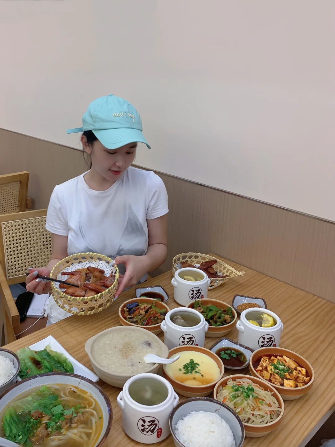 滋补鸽子汤！！谁还没尝过腻😌