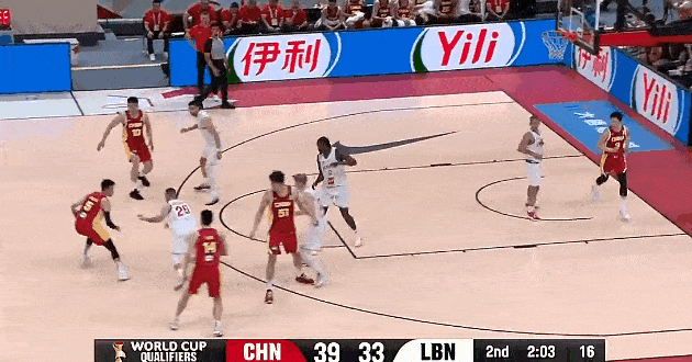 今晚中国男篮的头号球星杨翰森真的是NBA级别的表现了。

今天世界杯预选赛，中国
