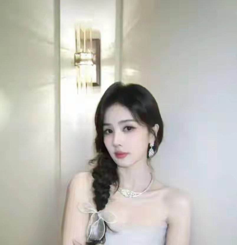 牵手杨紫顶级经纪人？白鹿数十分钟极速辟谣，彻底告别依附式发展白鹿这次和欢娱影视合