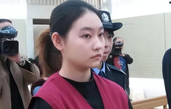 2006年5月，张怡宁、王励勤等人转给一个19岁的北京女孩320多万元，托她帮忙