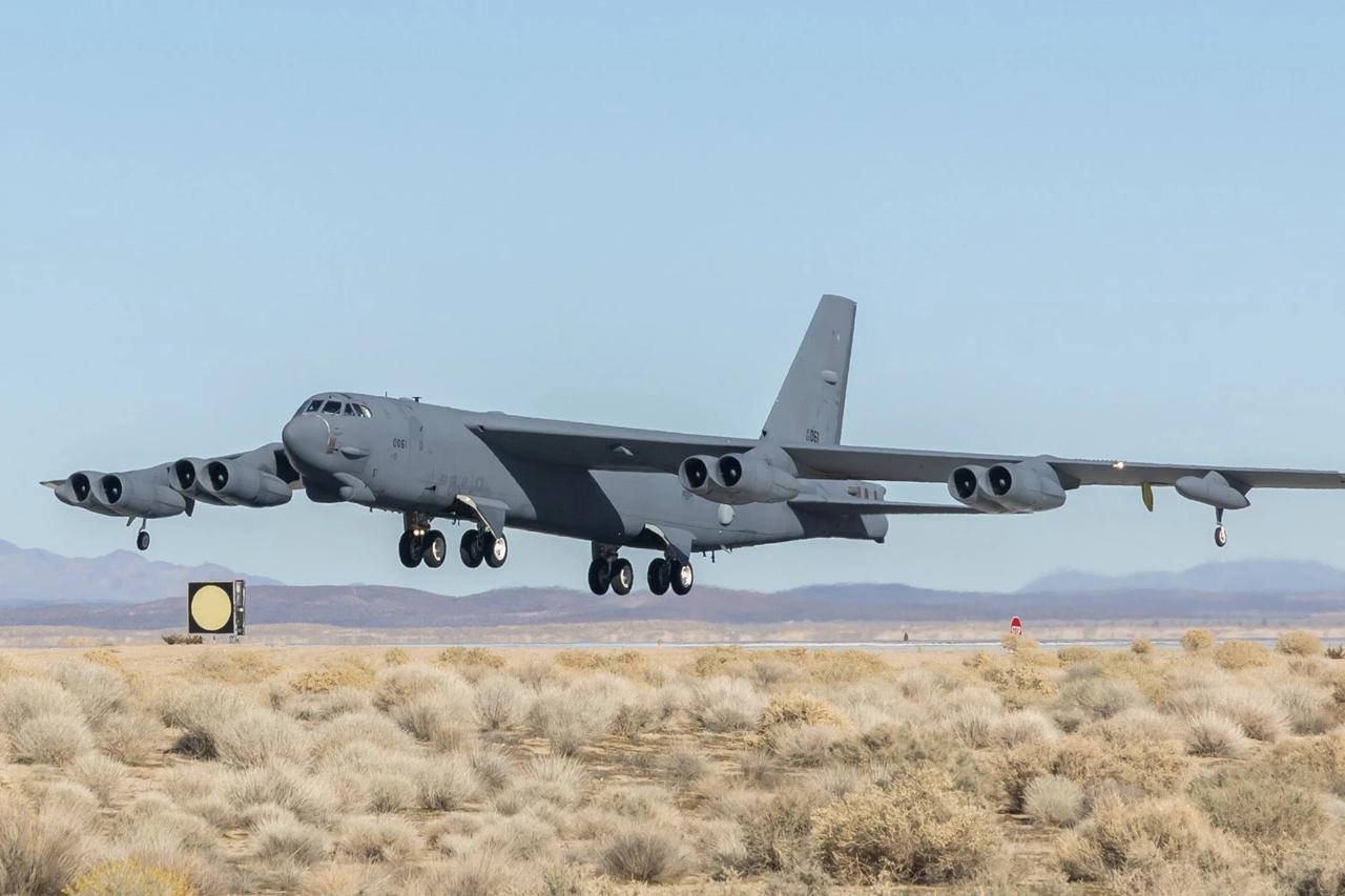 210亿美元续命翻车！B-52升级陷超支、延期、坠机死循环，美军骑虎难下

7月