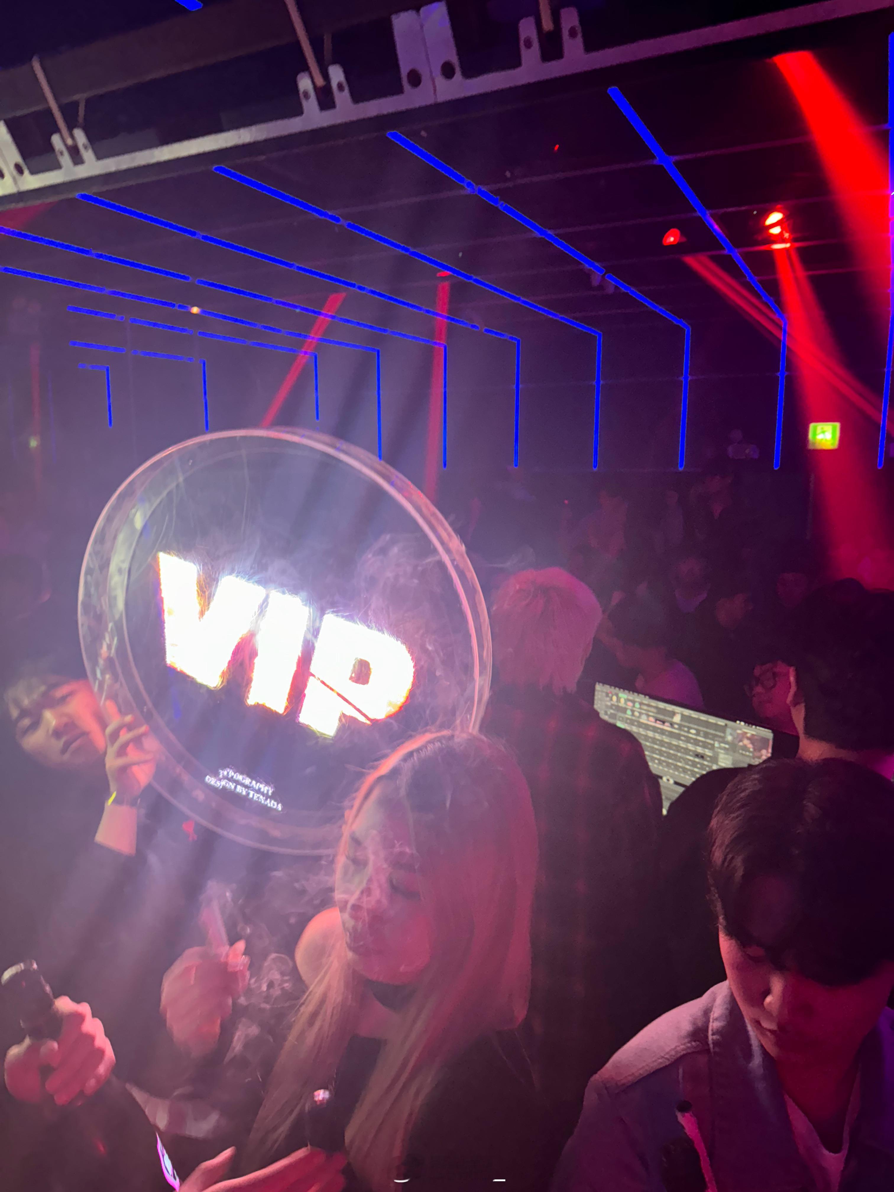 成能喝了 江南醉汉😅  ​​​